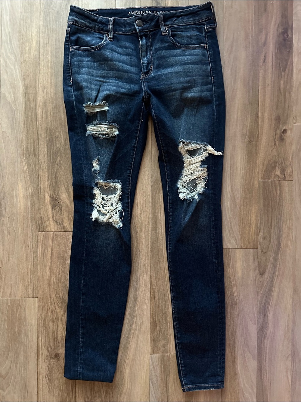 American Eagle  Super Stretch Jeggings Women’s Size 10 Distressed Dark Wash